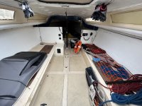 Hobie 33 Interior 3 (1).jpg
